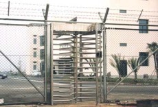 工業門 高效與安全的生產守護者